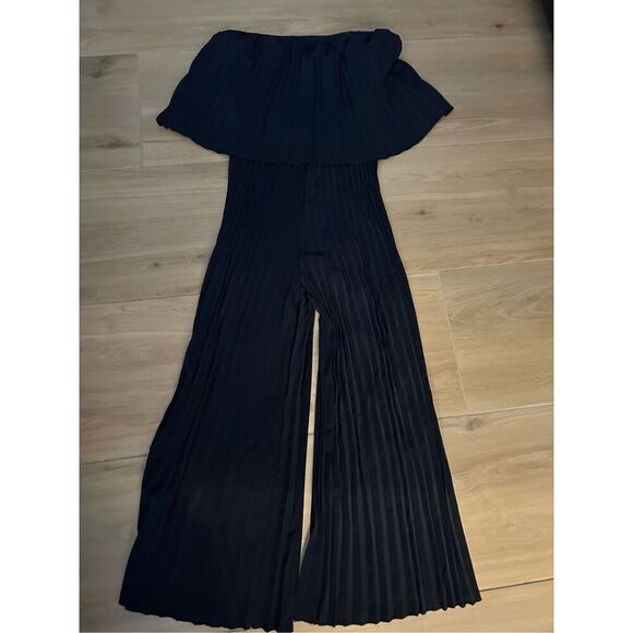 NEW Off Shoulder Strapless Pleated Wide Leg Palazzo Pants Jumpsuit L - Picture 1 of 6